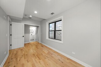 5738 S Archer Ave in Chicago, IL - Building Photo - Building Photo