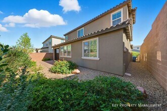 5 Lilla Rosa St in Henderson, NV - Building Photo - Building Photo