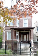 2118 N Avers Ave, Unit G in Chicago, IL - Foto de edificio - Building Photo