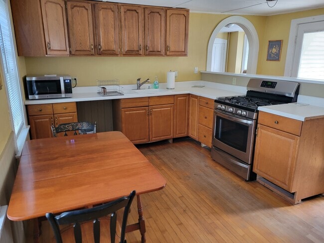 29 Green St, Unit 29 Green Street in Bellows Falls, VT - Foto de edificio - Building Photo