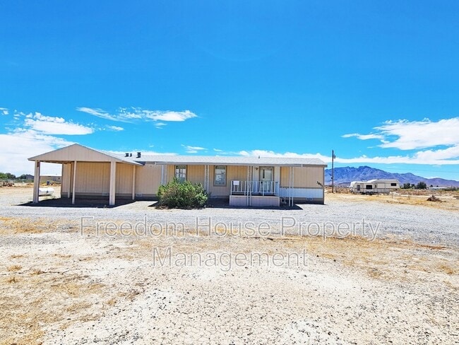 3851 W Donner St in Pahrump, NV - Building Photo - Building Photo