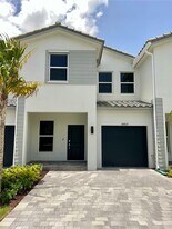 18409 SW 1st St in Pembroke Pines, FL - Building Photo