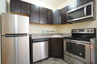 1120 Commonwealth Ave, Unit 4 in Boston, MA - Foto de edificio - Building Photo