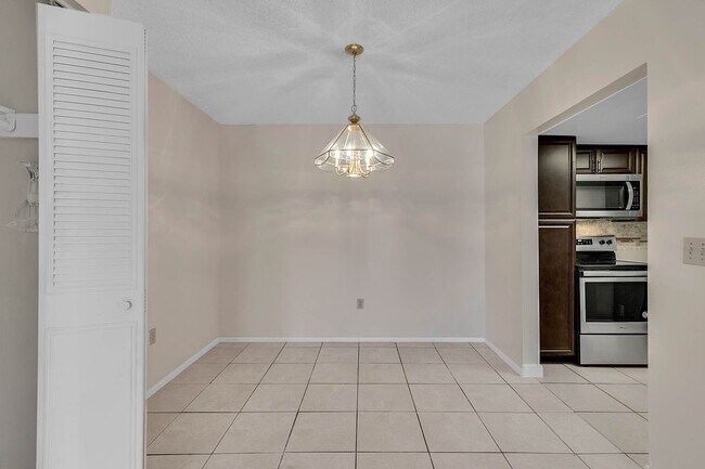 902 Lake Destiny Rd-Unit -902-D in Altamonte Springs, FL - Building Photo - Building Photo