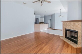 8108 Miller Falls Dr in Round Rock, TX - Foto de edificio - Building Photo