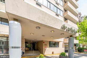 1325 18th St NW, Unit 807 in Washington, DC - Building Photo - Building Photo