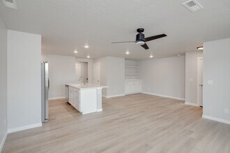 12521 W Victory Rd in Boise, ID - Building Photo - Building Photo