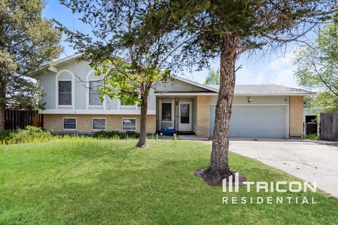 2910 Monica Dr W in Colorado Springs, CO - Building Photo