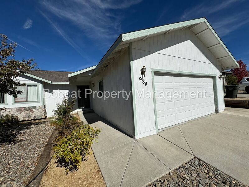 988 Blue Ridge Dr in Carson City, NV - Building Photo