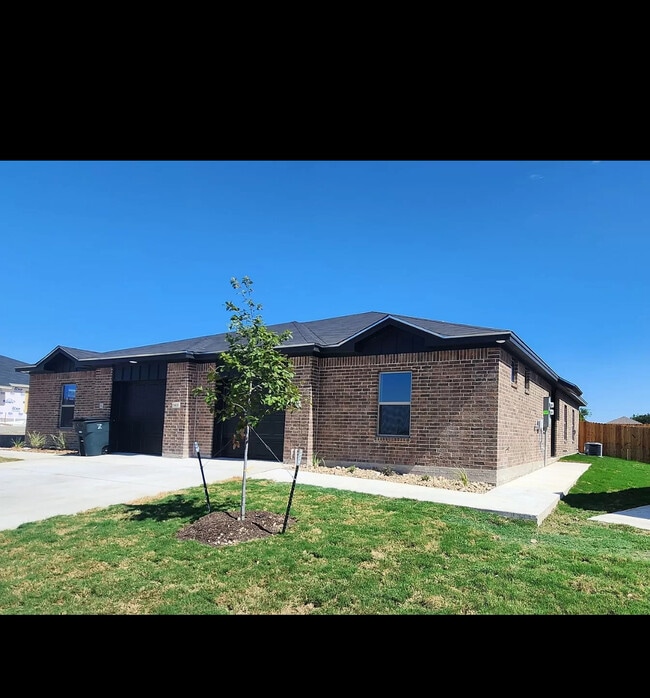 property at 5413 Rose Gdn Lp