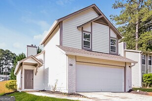 1021 Brandon Hill Way in Jonesboro, GA - Building Photo