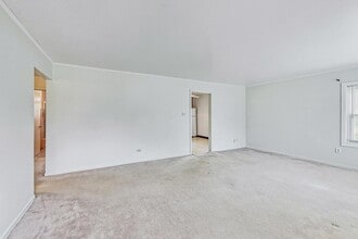 733 E Rockland Rd in Libertyville, IL - Building Photo - Building Photo