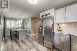 40 Downey St in Kitchener, ON - Building Photo - Building Photo