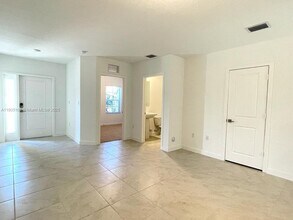 441 NE 5th Terrace in Florida City, FL - Building Photo - Building Photo