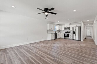 342 Winding Branch Dr in Berea, KY - Building Photo - Building Photo