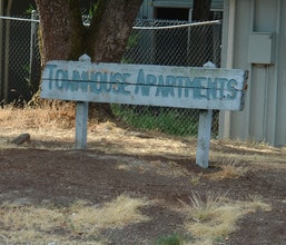 Catalina Apartments in Salem, OR - Building Photo - Building Photo