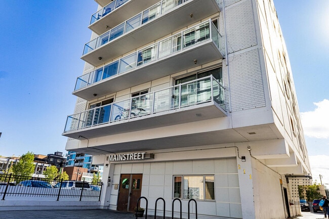 Westwinds Apartments