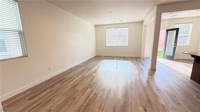 7375 Benlomond Ave in Las Vegas, NV - Building Photo - Building Photo