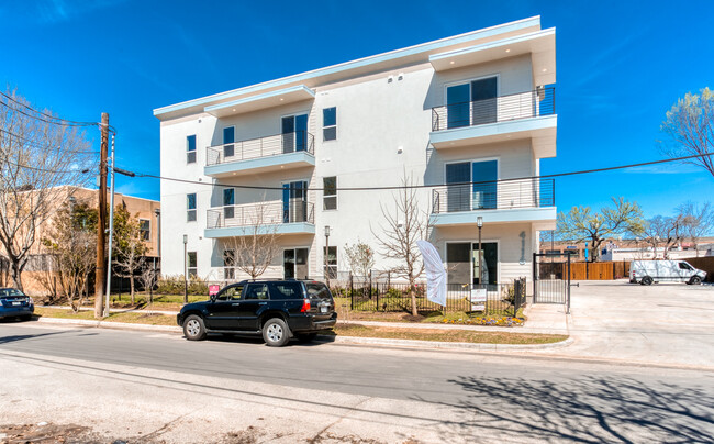 Rawlins Street Flats in Dallas, TX - Foto de edificio - Building Photo