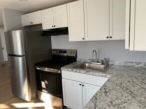 368 Colonial Ave in Waterbury, CT - Building Photo - Building Photo