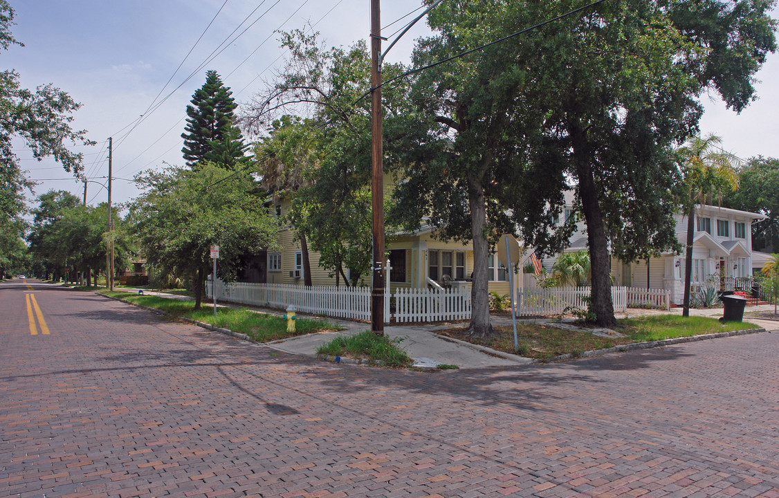 263 6th Ave N in St. Petersburg, FL - Building Photo