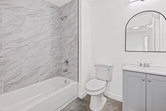 1375 Cooper St in Memphis, TN - Building Photo - Building Photo