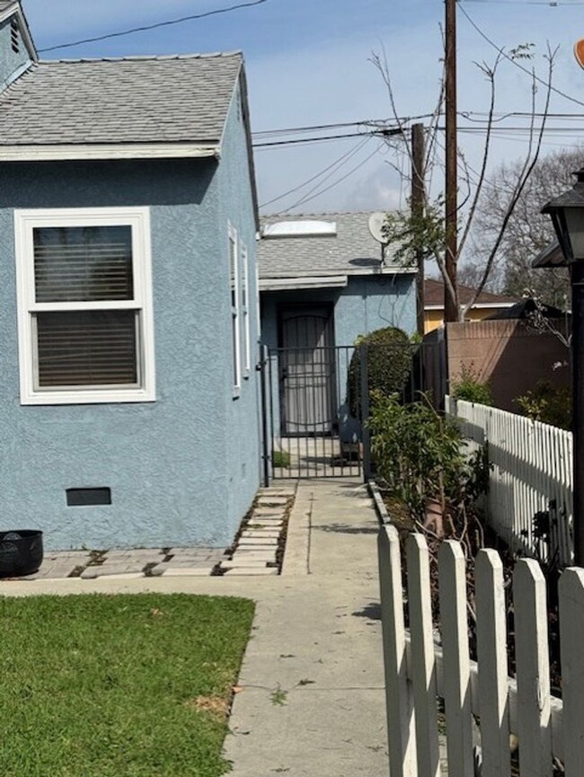 157 E Harcourt St in Long Beach, CA - Building Photo - Building Photo