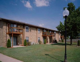 Deerbrook Estates in Monett, MO - Building Photo - Building Photo