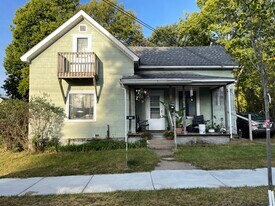 2012 4th St in Eau Claire, WI - Building Photo