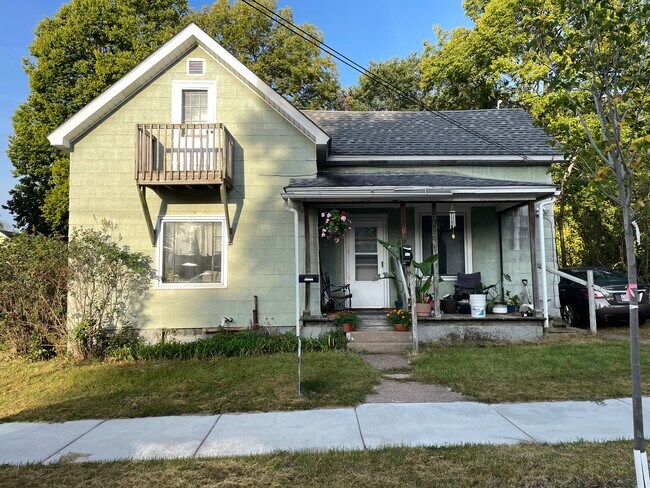 2012 4th St