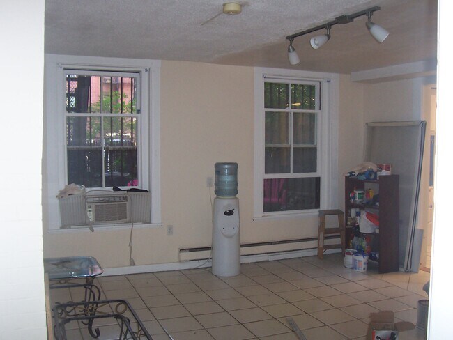 429 Marlborough St, Unit 1 in Boston, MA - Building Photo - Building Photo