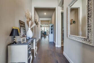 5212 Bradford Green Trail in Flower Mound, TX - Foto de edificio - Building Photo