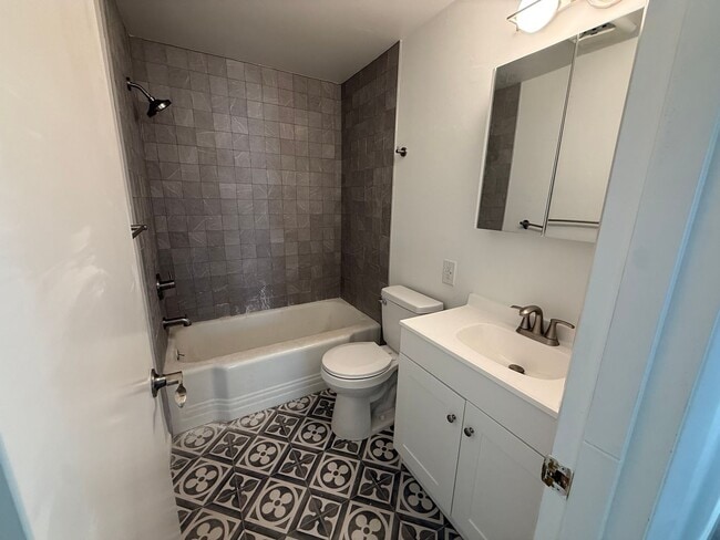 8354 Wabash Ave S in Seattle, WA - Building Photo - Building Photo