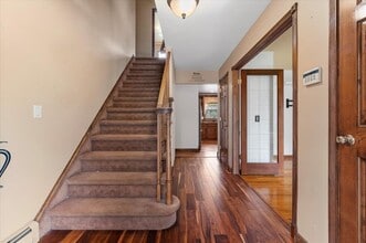 1057 Carlls Straight Path in Dix Hills, NY - Building Photo - Building Photo
