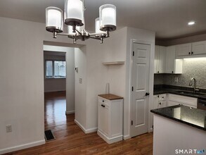 71 Towne House Rd in Hamden, CT - Building Photo - Building Photo