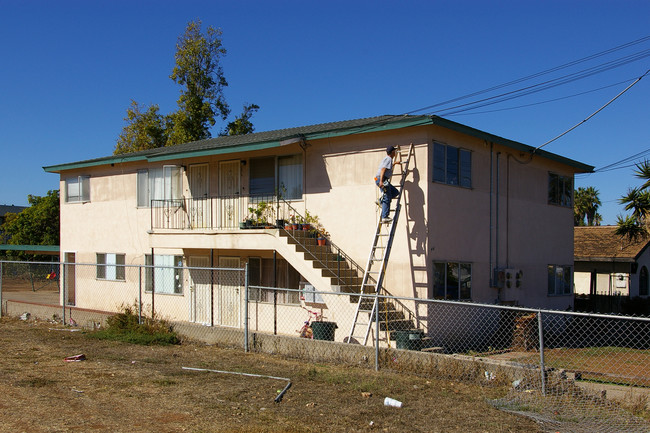 44 Madison Ave in Chula Vista, CA - Building Photo - Building Photo