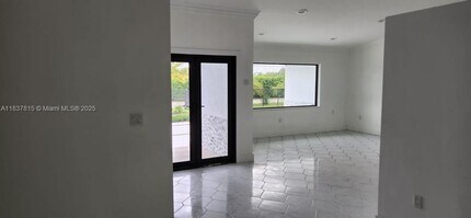 19955 SW 198th St in Miami, FL - Foto de edificio - Building Photo
