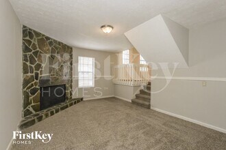 3813 W Wood Path in Stone Mountain, GA - Building Photo - Building Photo