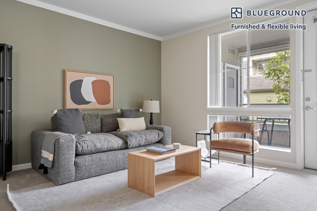337 S Fremont St in San Mateo, CA - Building Photo