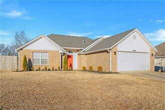 808 Emerald St in Lowell, AR - Building Photo - Building Photo