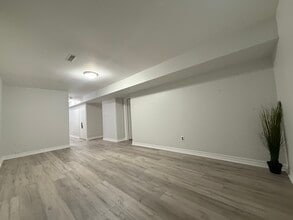 145 Commercial St in Milton, ON - Building Photo - Building Photo