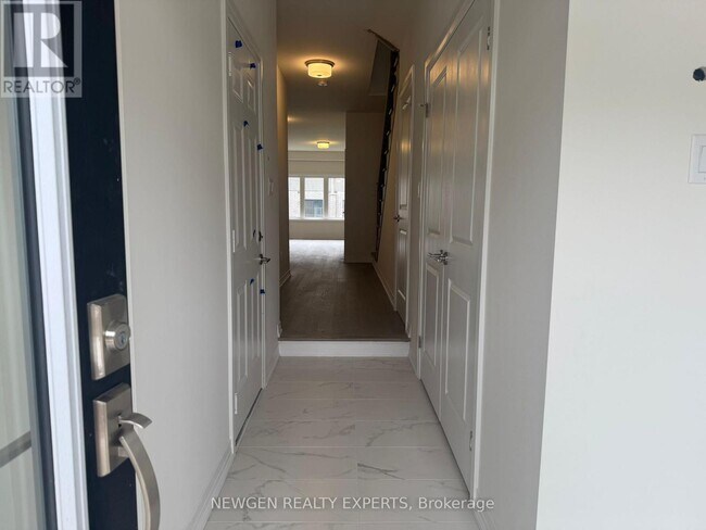 8 Mckernan Ave. in Brantford, ON - Building Photo - Building Photo