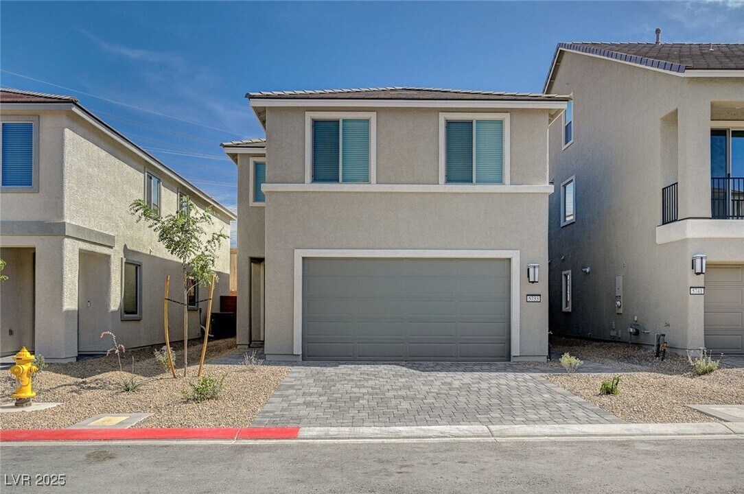 5733 Avondale Rise Wy in Las Vegas, NV - Building Photo
