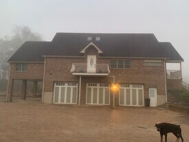 900 Allegheny Ave, Unit Carriage House in Avonmore, PA - Building Photo