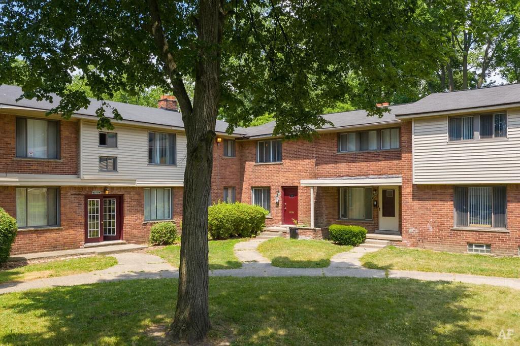 23654 Schoolcraft Rd in Detroit, MI - Building Photo