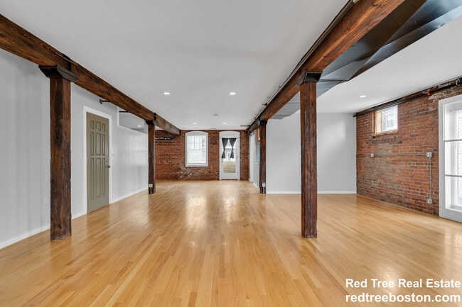 14 Meehan St, Unit 2 in Boston, MA - Building Photo - Building Photo