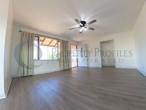 1042 Kaweloka St in Pearl City, HI - Building Photo - Building Photo