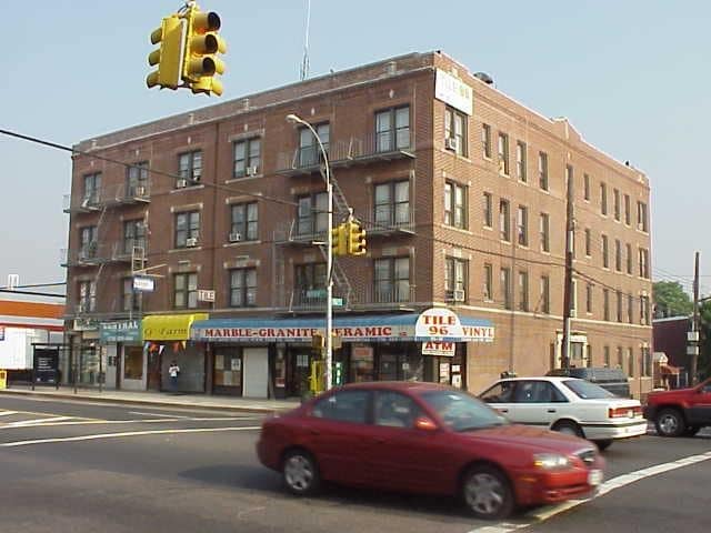 95-13-95-19 Northern Blvd in Jackson Heights, NY - Building Photo - Building Photo