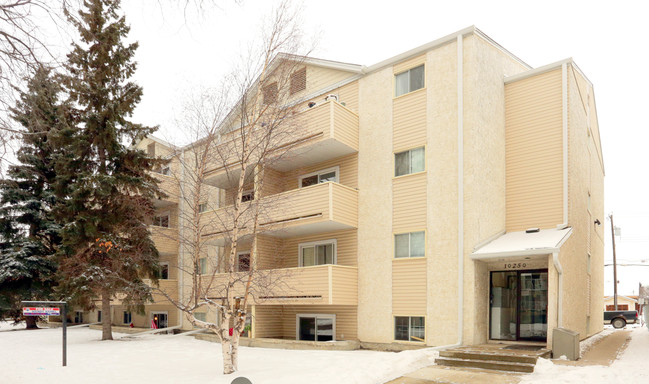 10250 116th St NW in Edmonton, AB - Building Photo - Building Photo