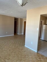 175 Bloor St W in Oshawa, ON - Building Photo - Building Photo